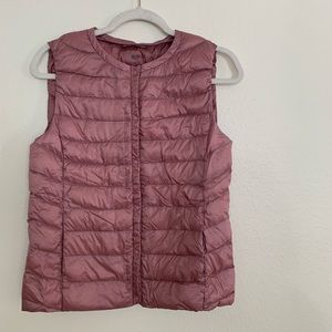 - Uniqlo girls pink vest